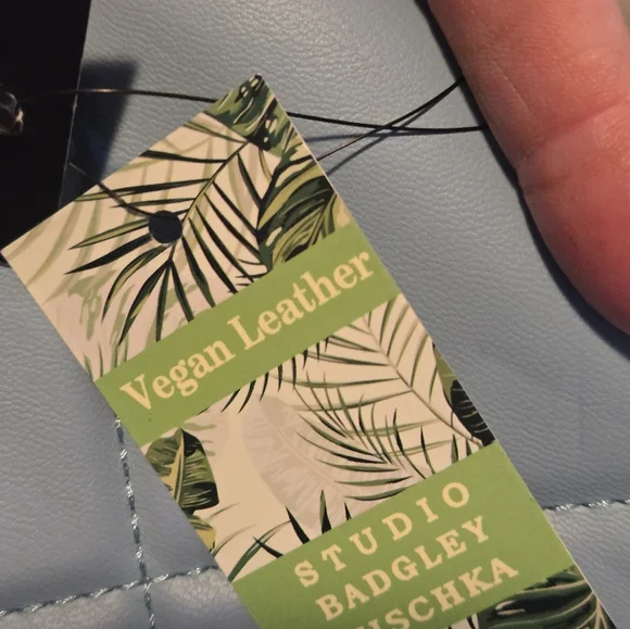 Badgley Mischka Quilted Light Blue Gold Chain Shoulder Bag NWT - Picture 8 of 9